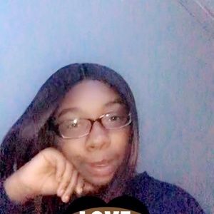 Meet your Posher, Deondra